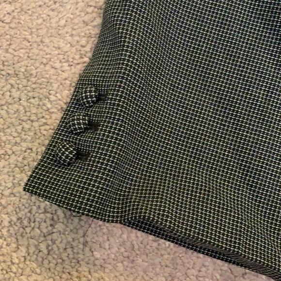 Black and White Checkered Pattern Capri Pants - Picture 7 of 9